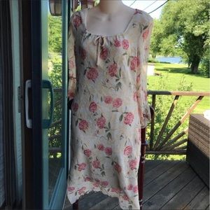 Vintage Beautiful, flowy, feminine, floral dress
Juniors size 11